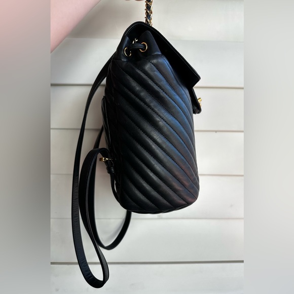 ✨CHANEL✨ Chevron Urban Spirit Black Backpack Gold Chain - Picture 14 of 15
